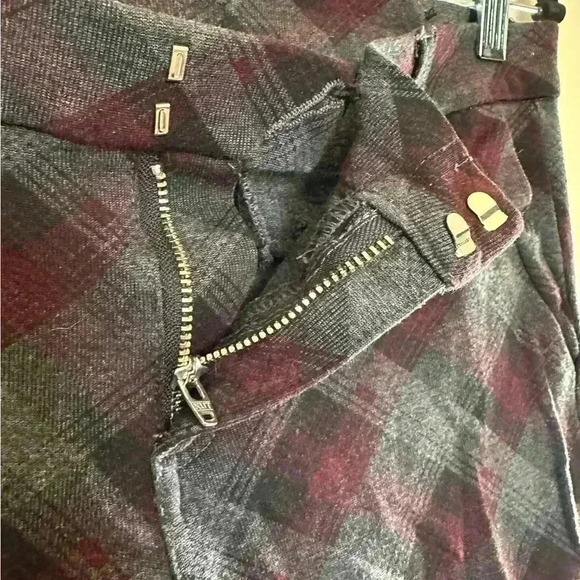 Kut Skinny Plaid Pants in Grey, Burgundy, and Black in Size 8P - Picture 2 of 4